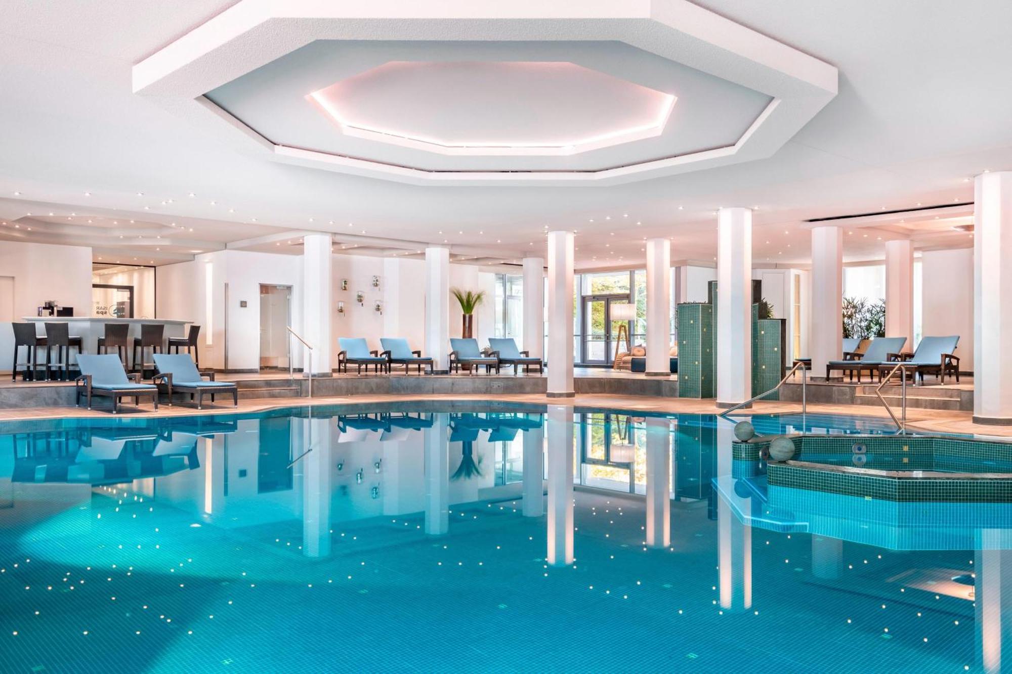 The Westin Grand Munich Ξενοδοχείο Εξωτερικό φωτογραφία The pool at the Hotel de la Paix