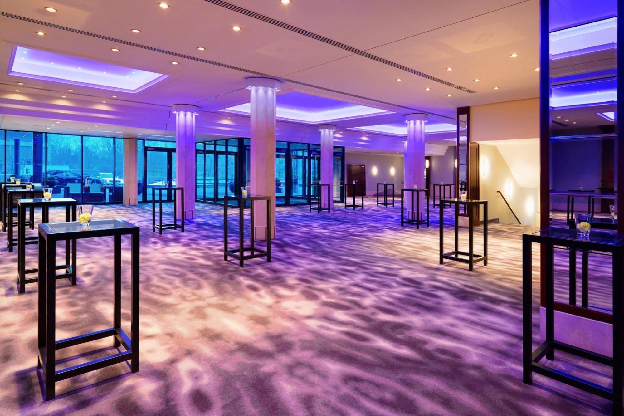 The Westin Grand Munich Ξενοδοχείο Εξωτερικό φωτογραφία The Westin Convention Center