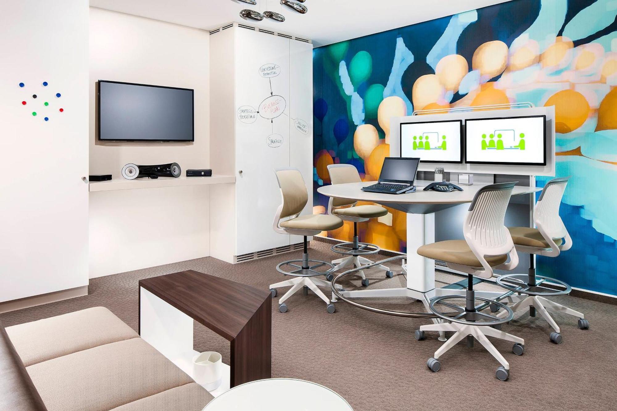 The Westin Grand Munich Ξενοδοχείο Εξωτερικό φωτογραφία A typical meeting room at the University of St. Gallen